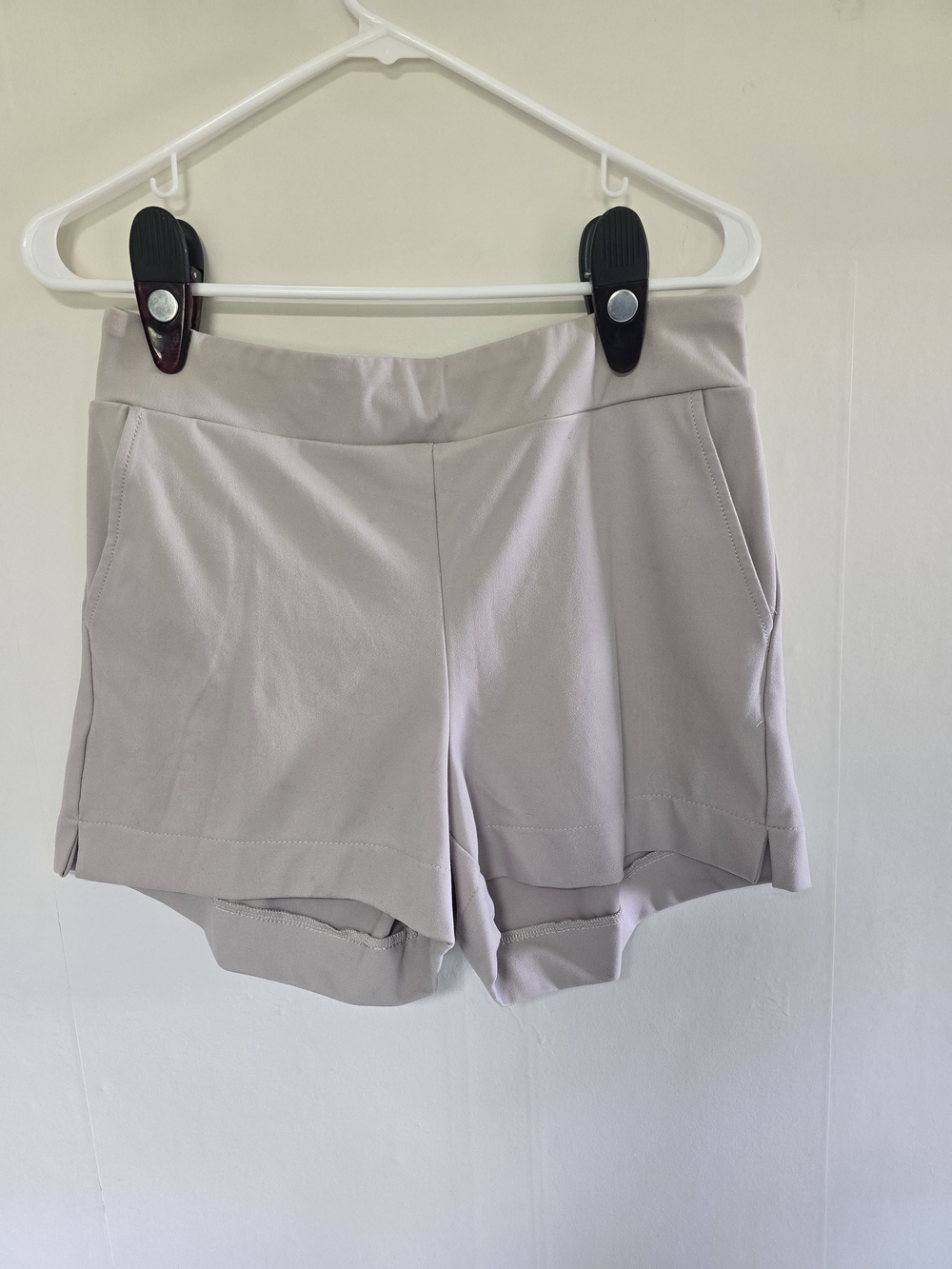 Rachel Zoe Soft Stretch Pull-On Shorts in Light Taupe
